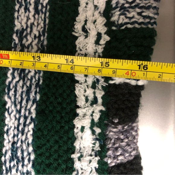 Beautiful hand knitted dog sweater with lovely fringe and cowl type neck line - Picture 5 of 9